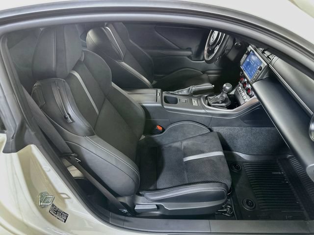 Used 2024 Toyota GR86 Premium RWD image 14