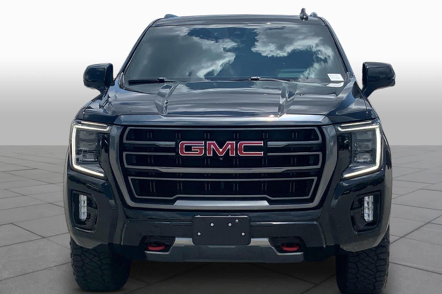 Used 2021 GMC Yukon XL AT4 w/ AT4 Premium Plus Package AWD/4WD image 4