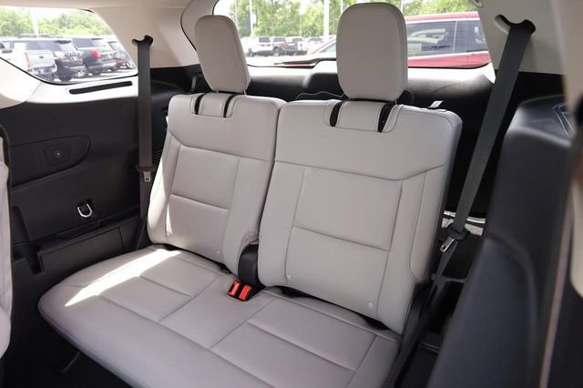 Certified 2025 Ford Explorer Active w/ Active Comfort Package AWD/4WD image 11