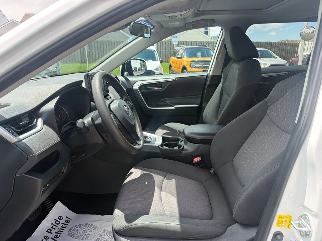 Used 2019 Toyota RAV4 XLE w/ Convenience Package AWD/4WD image 27
