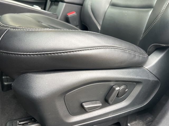 Certified 2022 Ford Explorer XLT w/ Equipment Group 202A image 13