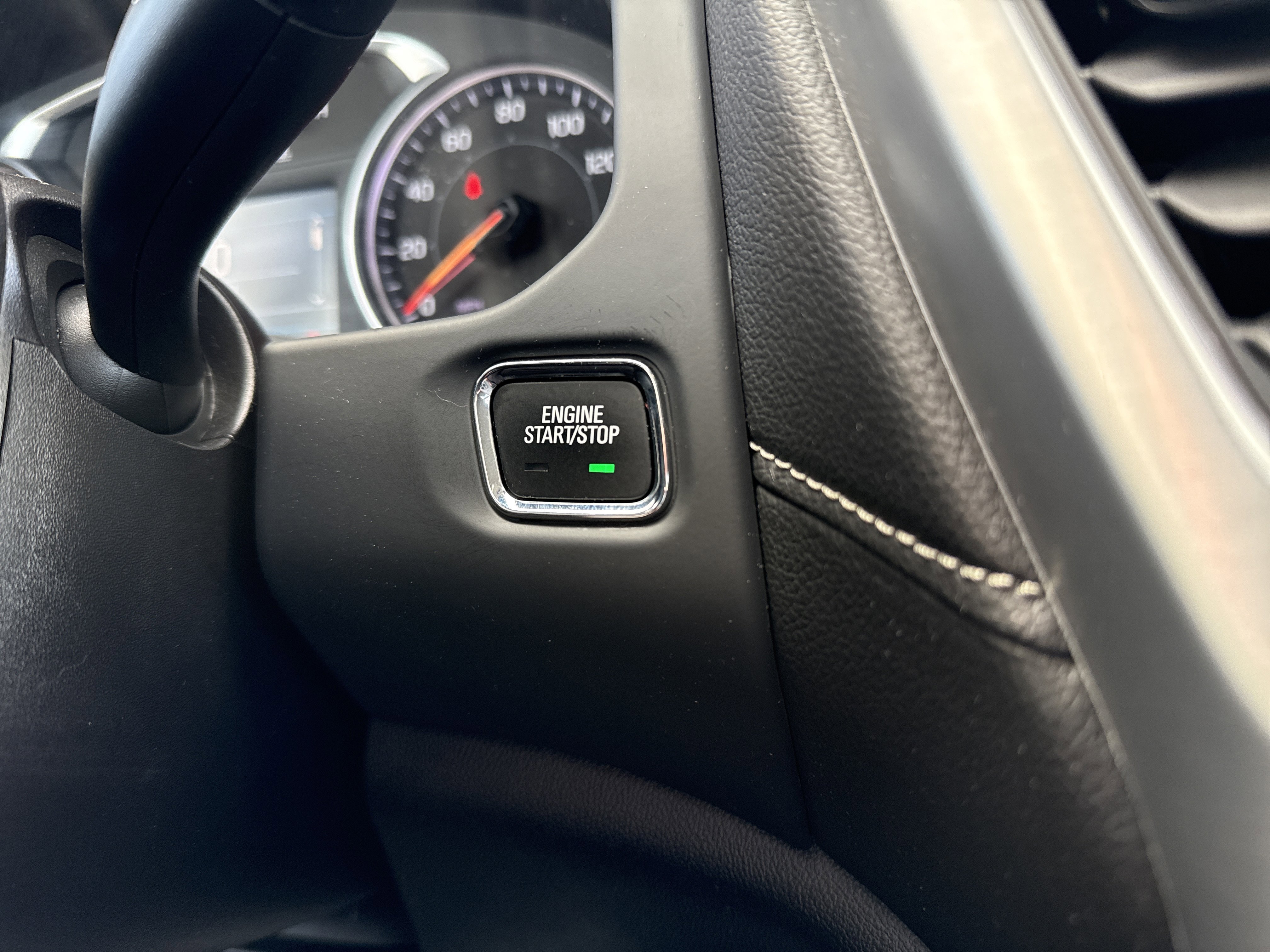 Used 2023 GMC Acadia SLE w/ Driver Convenience Package FWD image 25