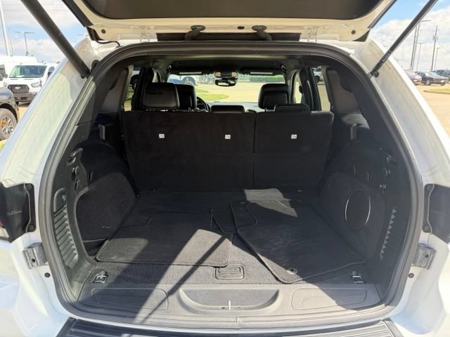 Used 2020 Jeep Grand Cherokee Altitude RWD image 5