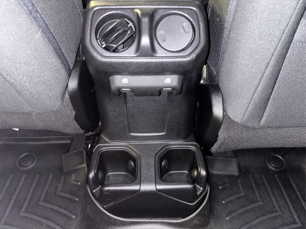 Used 2018 Jeep Wrangler Unlimited Sport S AWD/4WD image 27