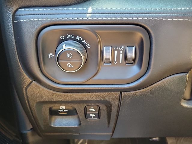 Used 2023 RAM 1500 Limited AWD/4WD image 13