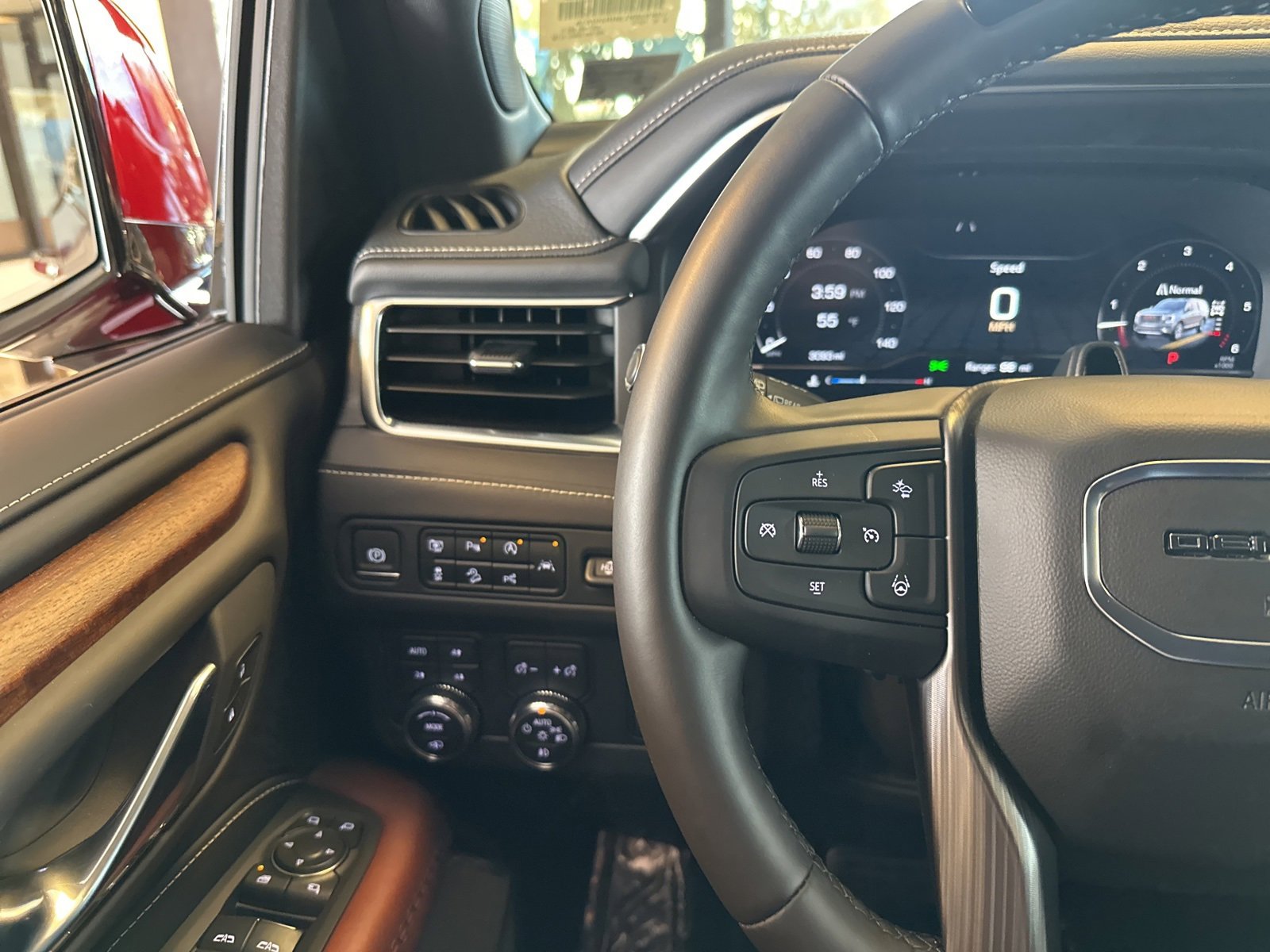 Used 2024 GMC Yukon Denali Ultimate w/ LPO, Floor Liner Package image 20