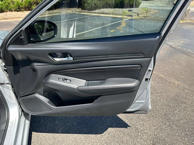 Used 2021 Nissan Altima 2.5 SR w/ SR Premium Package FWD image 17