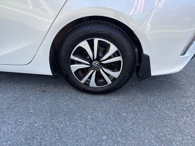 Used 2018 Toyota Prius Prime Premium FWD image 10