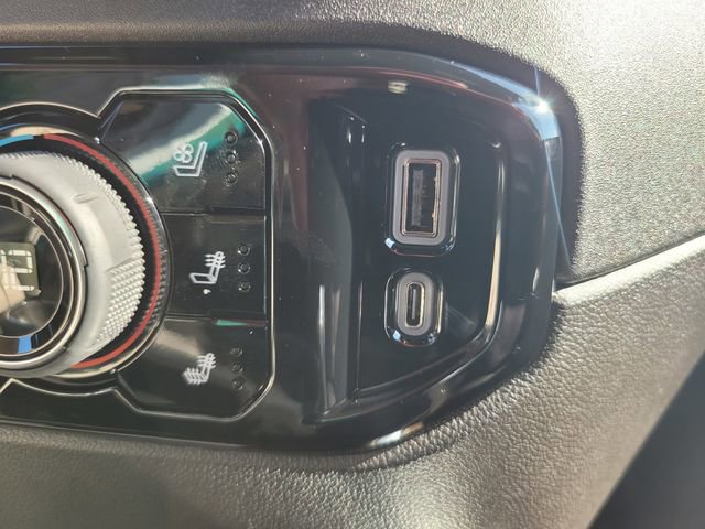 Used 2025 Chevrolet Silverado 2500 High Country w/ High Country Premium Package image 25