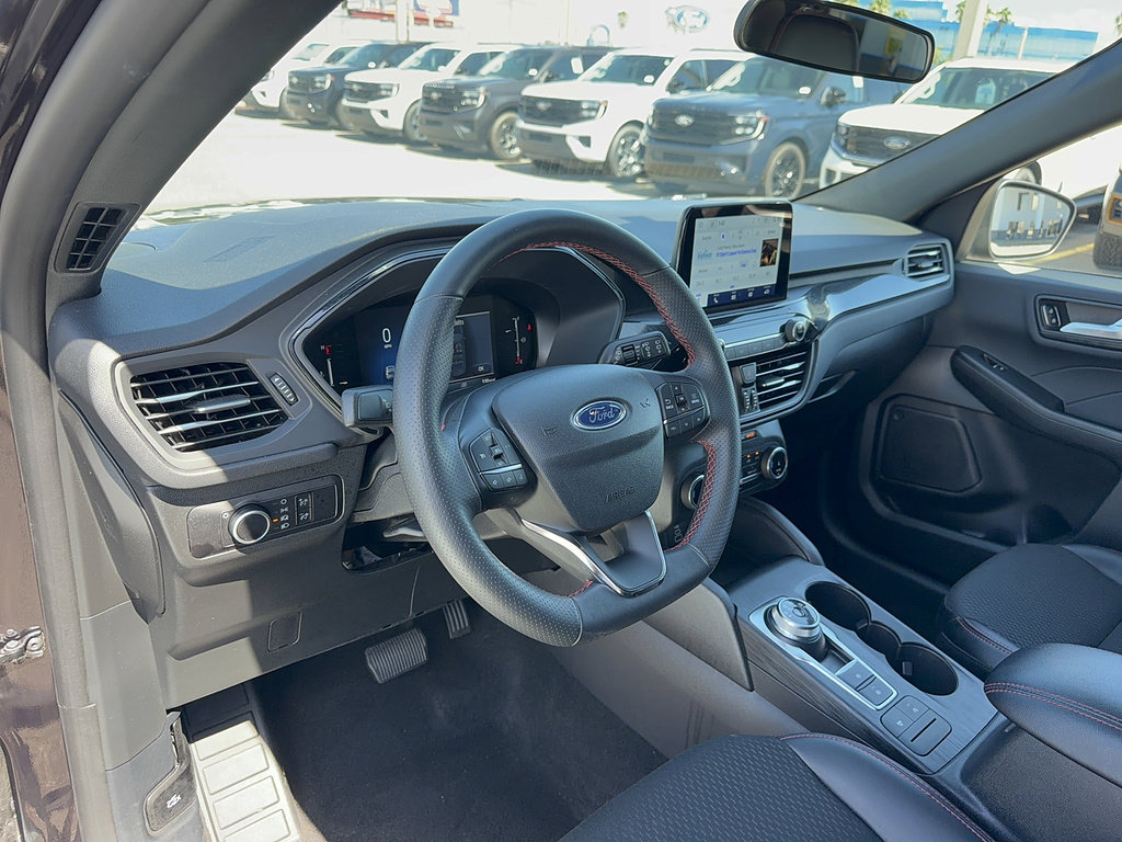 Certified 2025 Ford Escape ST-Line FWD image 10
