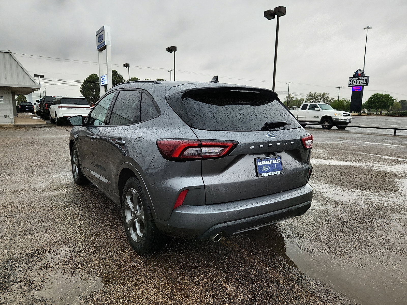 Certified 2024 Ford Escape ST-Line FWD image 5