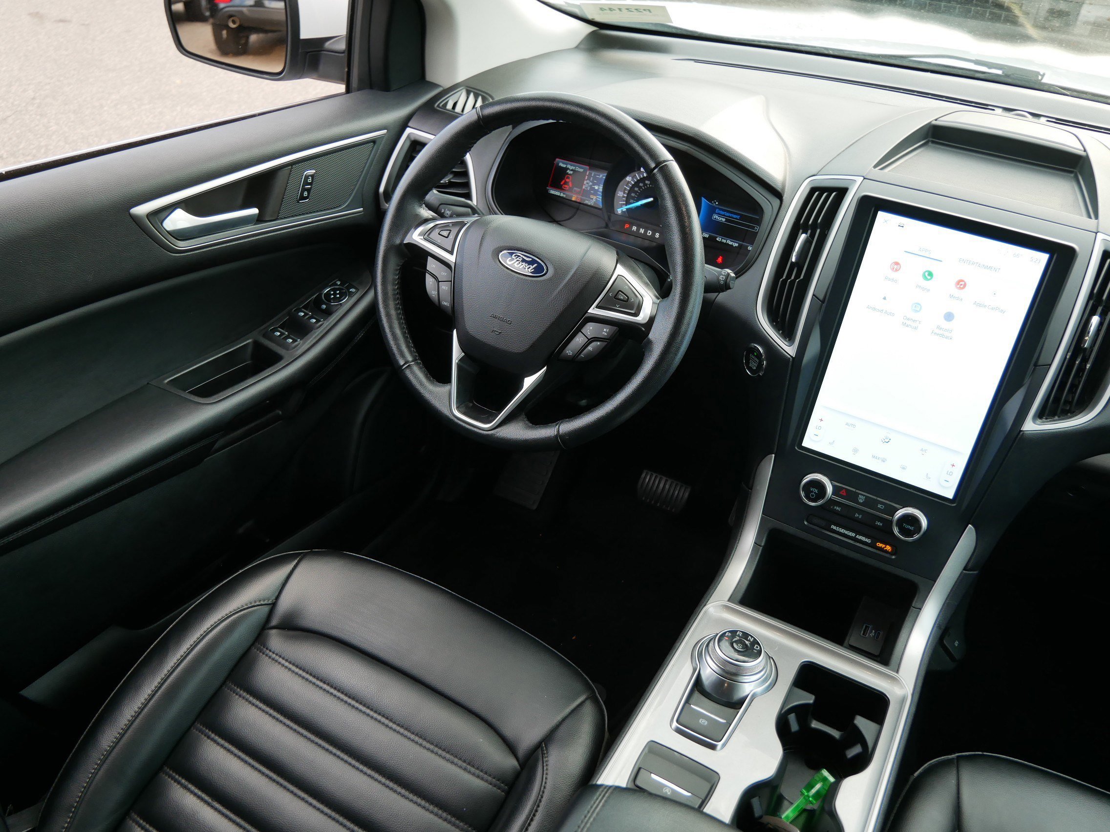 Certified 2023 Ford Edge SEL image 9