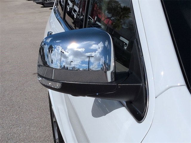 Used 2021 Jeep Grand Cherokee Overland w/ Trailer Tow Group IV image 12