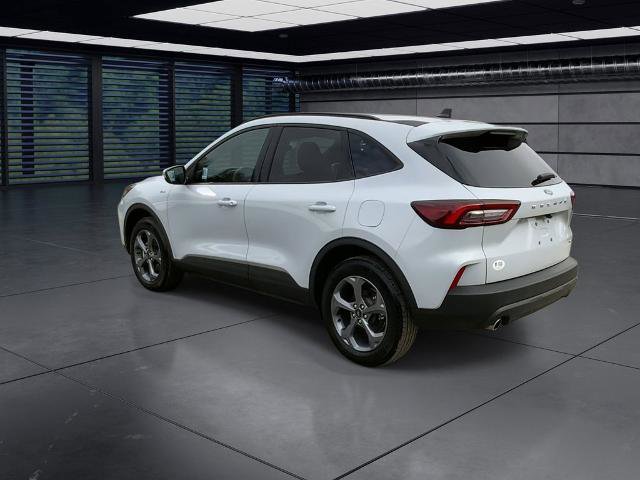 Certified 2025 Ford Escape ST-Line Select AWD/4WD image 6