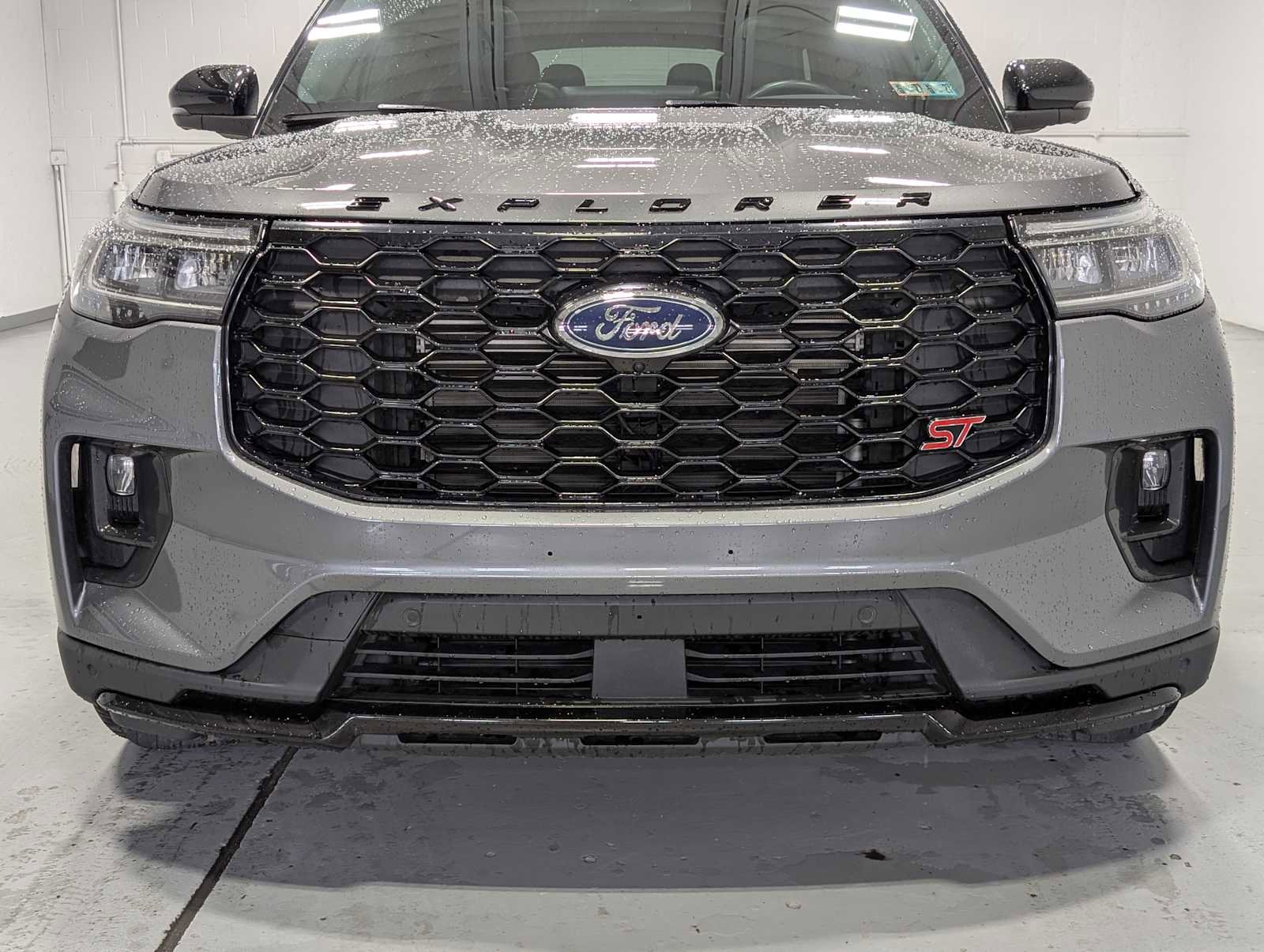 Certified 2025 Ford Explorer ST AWD/4WD image 2