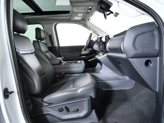 Certified 2025 Ford Expedition Active AWD/4WD image 11