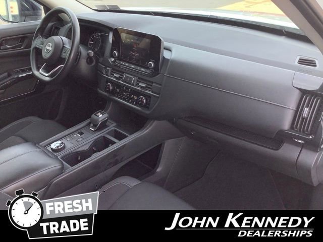 Used 2023 Nissan Pathfinder S image 21