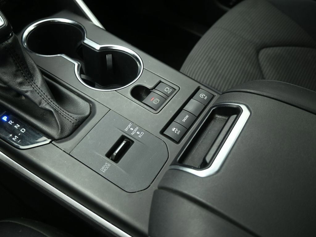 Used 2021 Toyota Highlander LE image 44