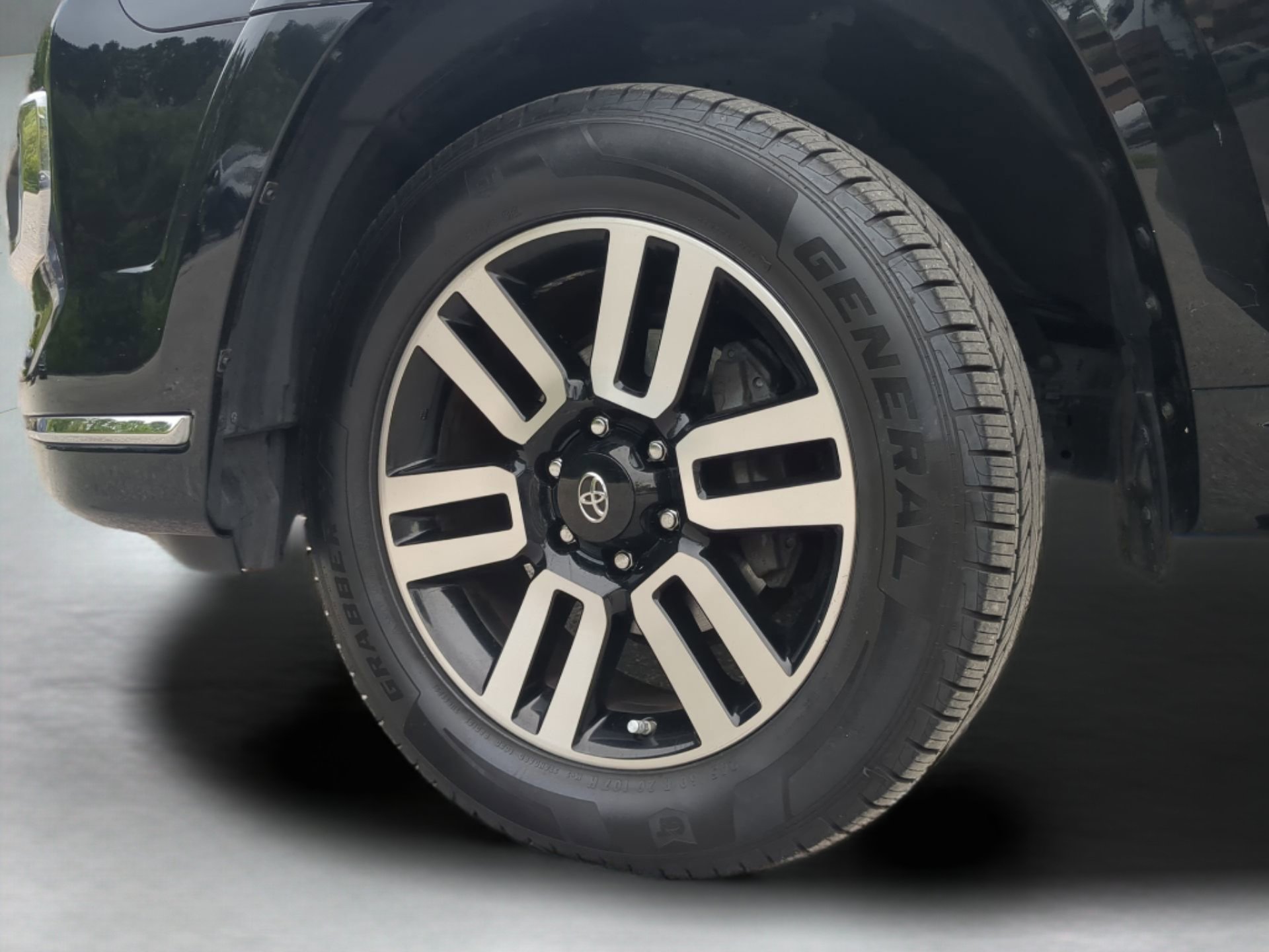 Used 2018 Toyota 4Runner Limited AWD/4WD image 73