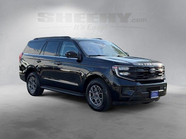 Certified 2025 Ford Expedition Active image 2