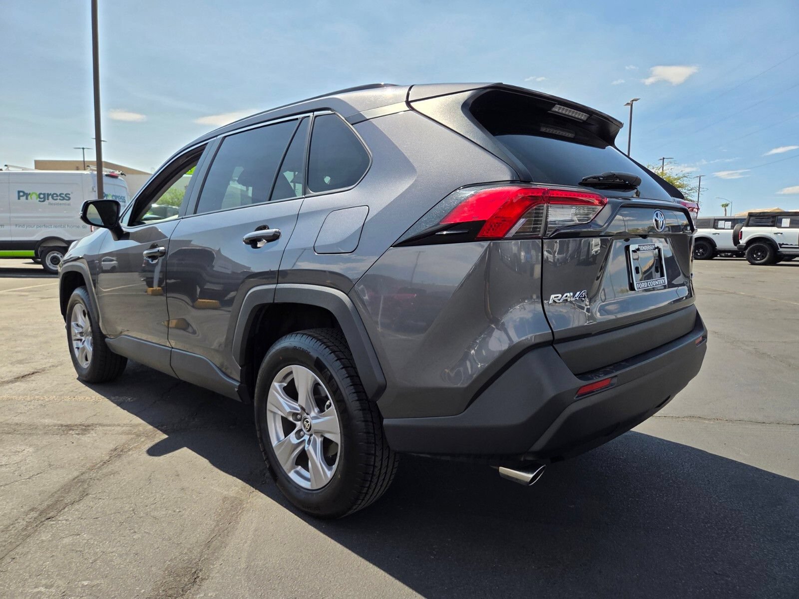 Used 2025 Toyota RAV4 XLE FWD image 4