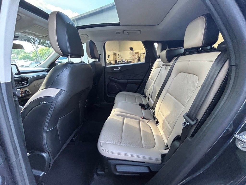 Certified 2022 Ford Escape SEL FWD image 35