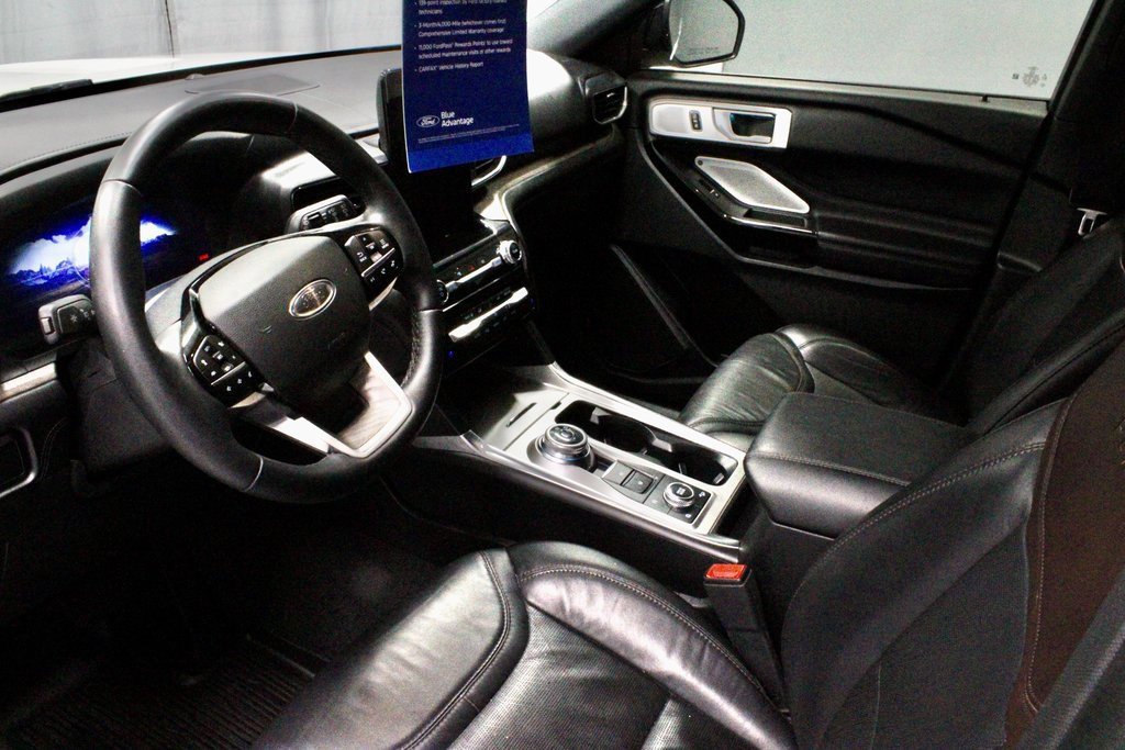 Certified 2022 Ford Explorer Platinum w/ Equipment Group 601A image 28