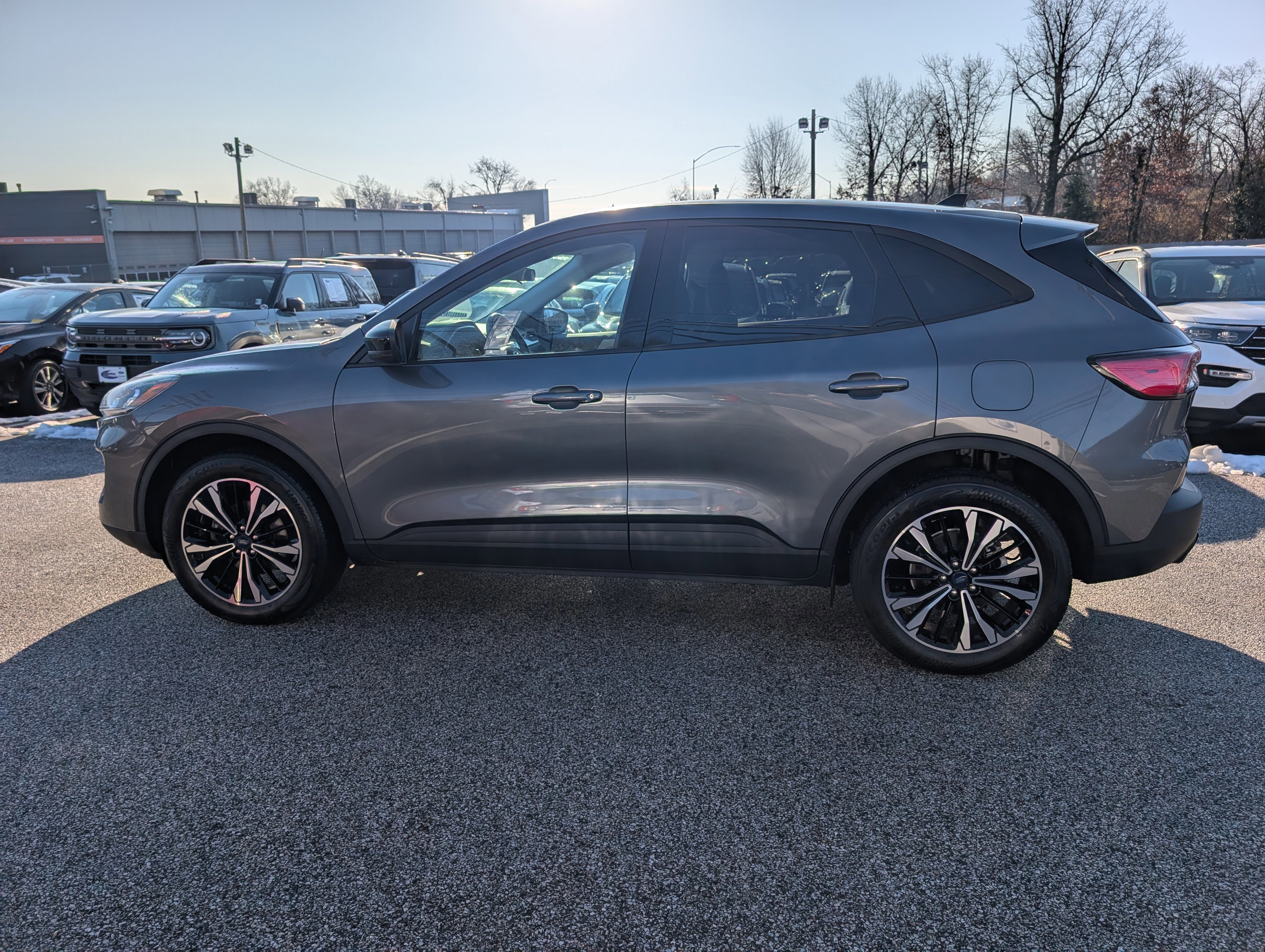 Certified 2022 Ford Escape SE w/ SE Sport Appearance Package image 6