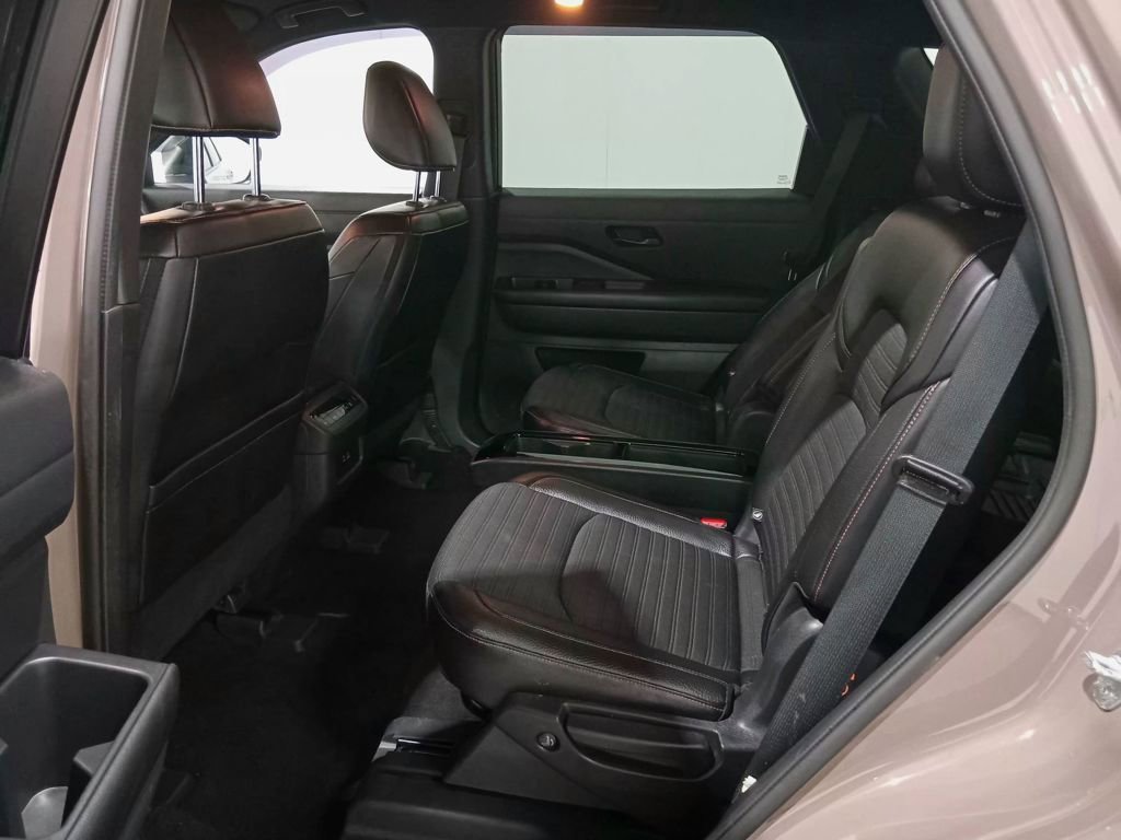 Used 2023 Nissan Pathfinder Rock Creek image 14