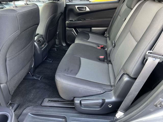 Used 2017 Nissan Pathfinder S image 26