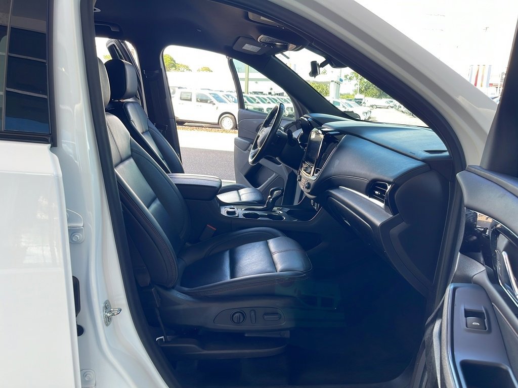 Used 2022 Chevrolet Traverse RS image 14