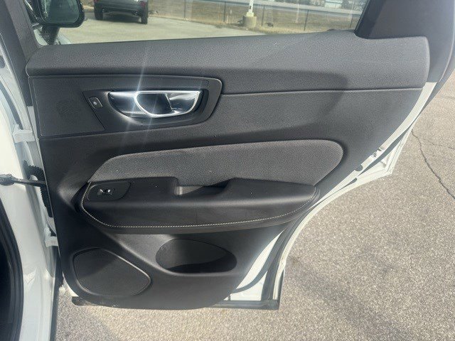 Used 2021 Volvo XC60 T5 R-Design w/ Protection Package Premier image 31