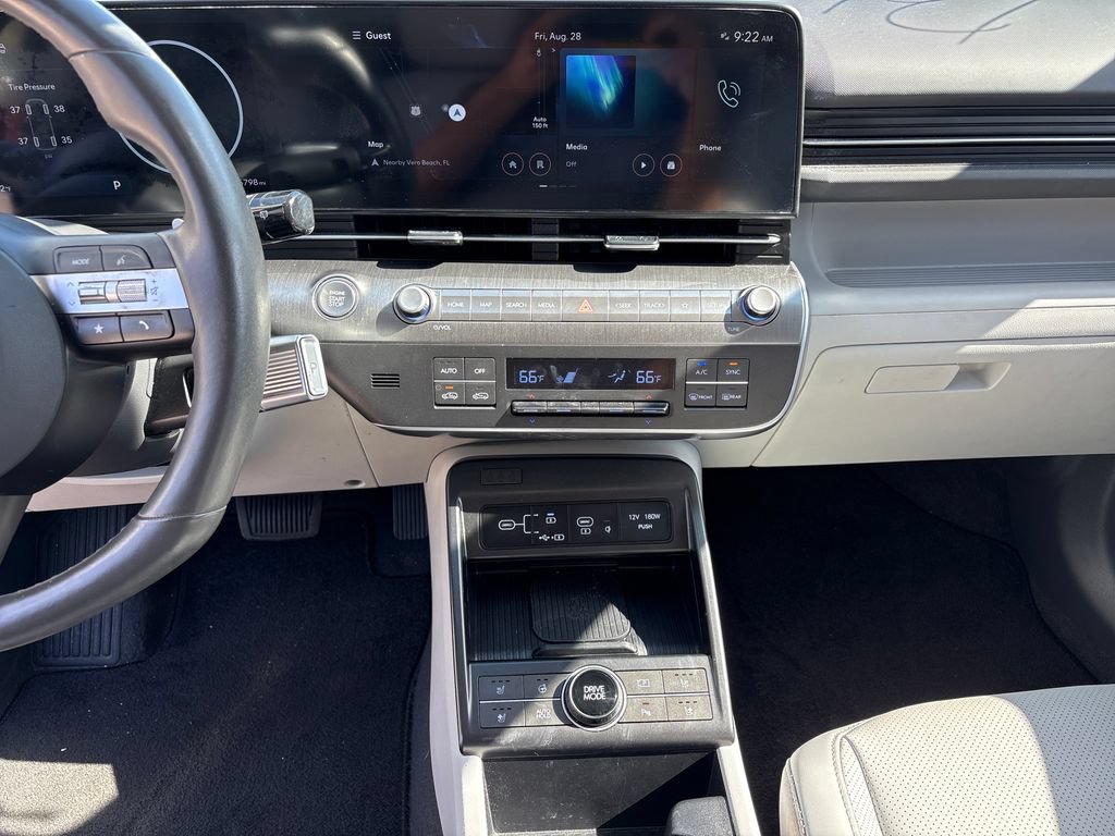 Used 2025 Hyundai Kona Limited FWD image 29