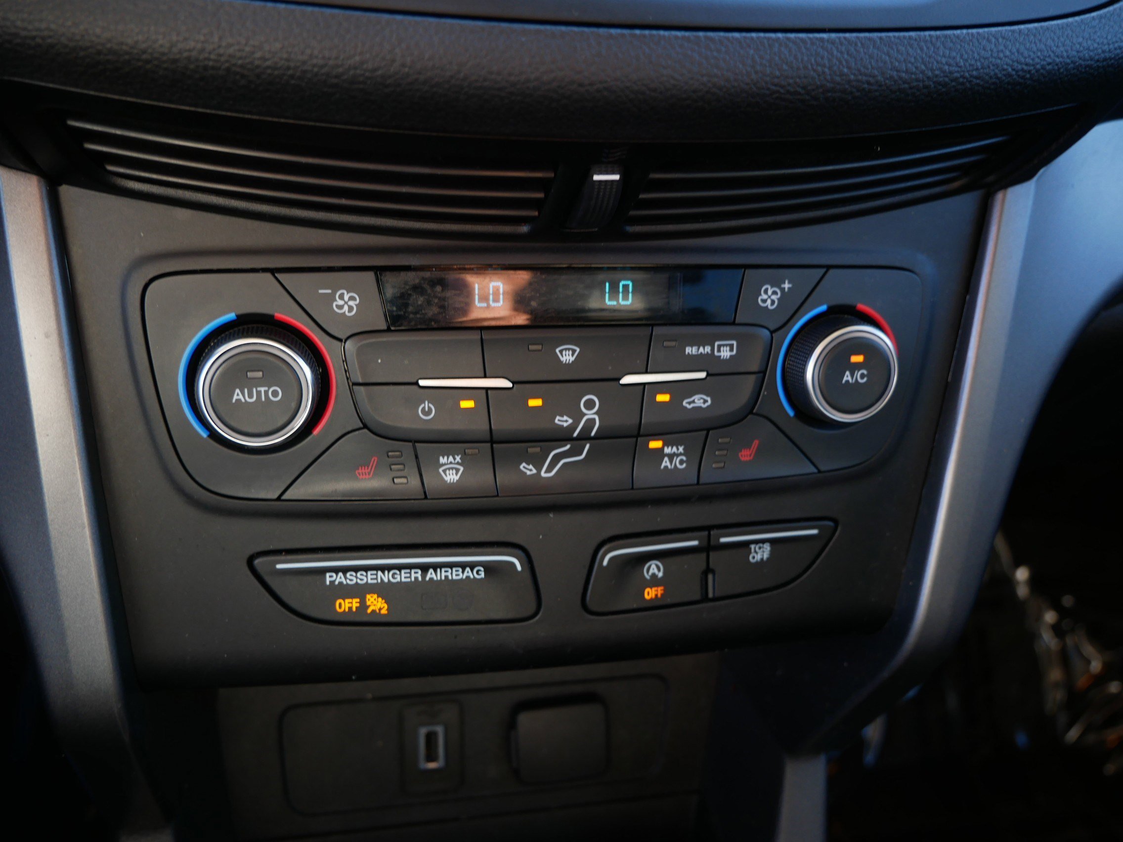 Certified 2017 Ford Escape SE w/ Equipment Group 201A image 23