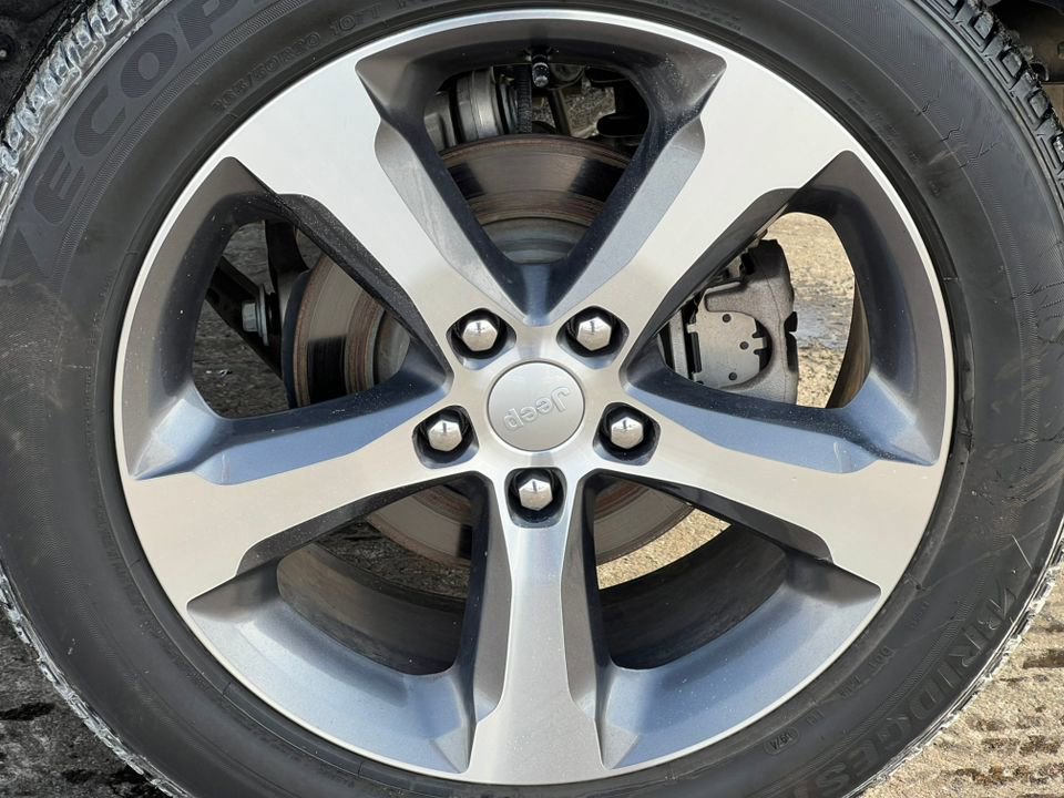 Used 2024 Jeep Grand Cherokee Limited w/ Trailer Tow Package image 12