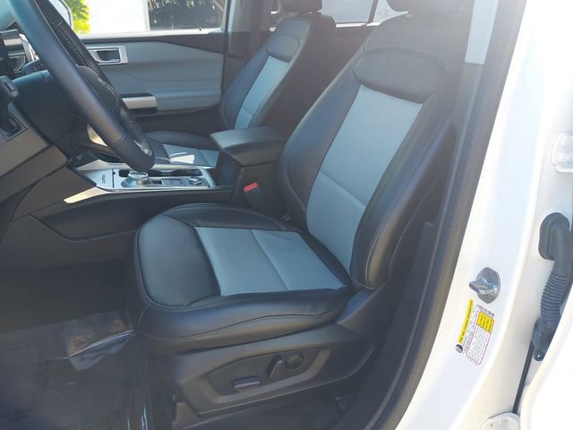 Certified 2022 Ford Explorer XLT w/ Equipment Group 202A AWD/4WD image 15
