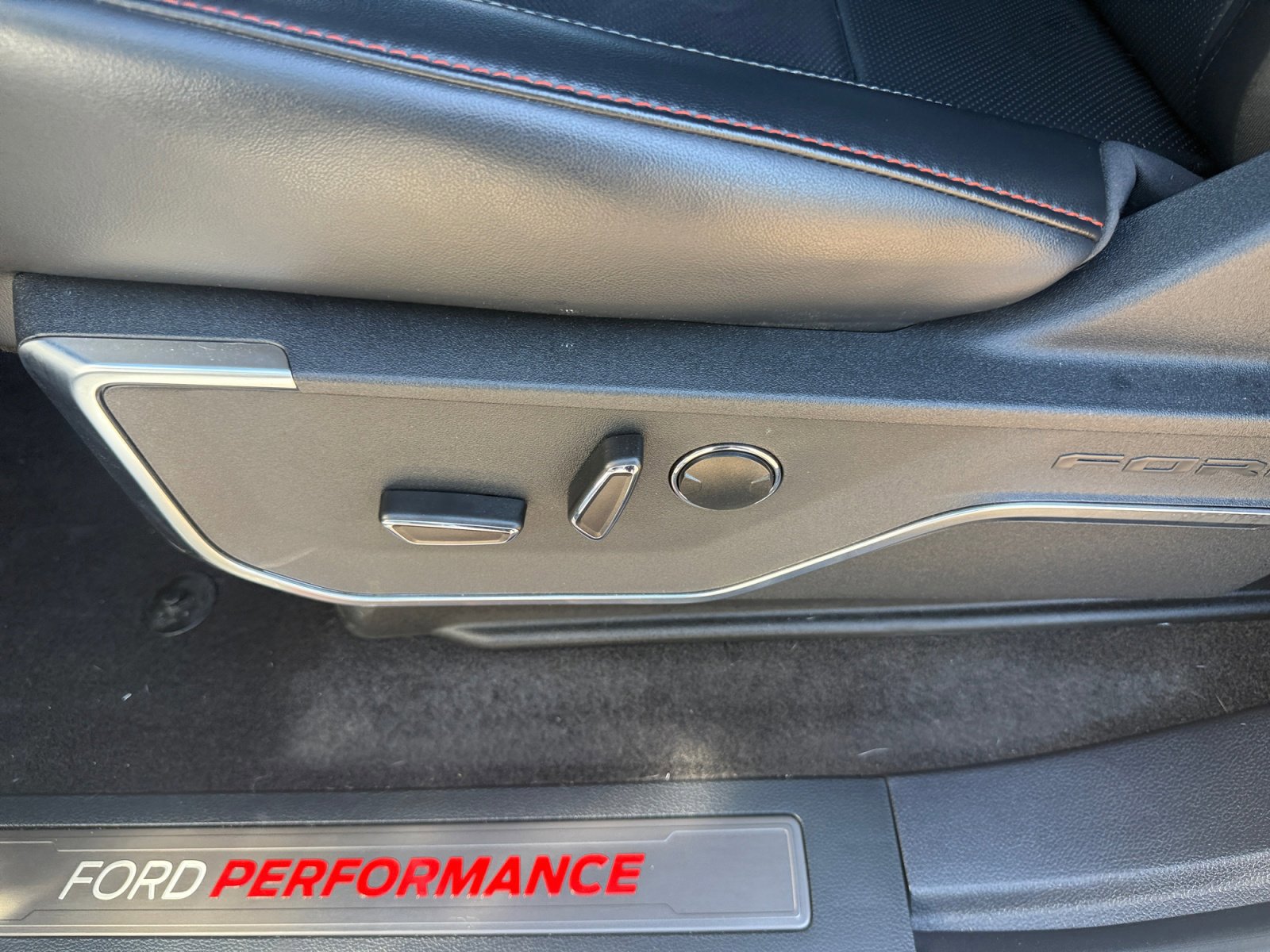 Certified 2025 Ford F150 Raptor image 15