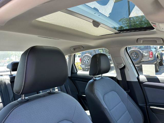 Used 2025 Volkswagen Jetta SE w/ Sunroof Package FWD image 19