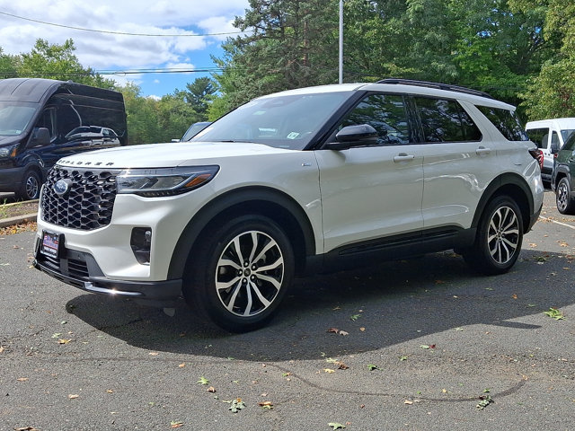 Certified 2025 Ford Explorer ST-Line AWD/4WD image 5