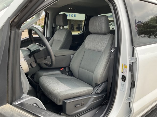 Certified 2025 Ford F250 XLT w/ Black Appearance Package AWD/4WD image 8