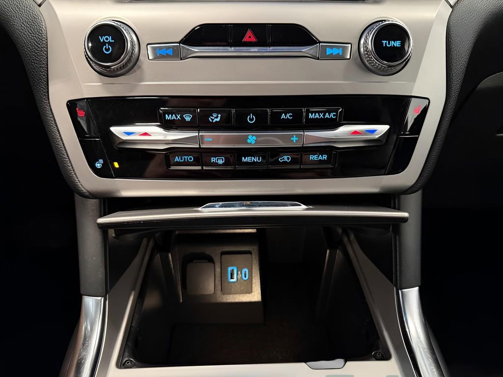 Certified 2022 Ford Explorer XLT image 22