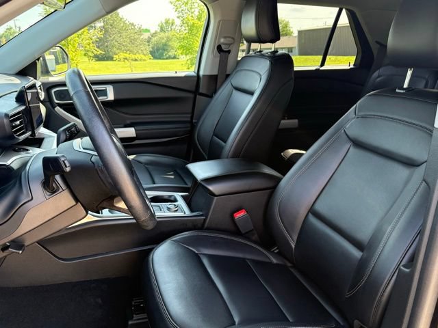 Certified 2024 Ford Explorer XLT w/ Equipment Group 202A AWD/4WD image 10