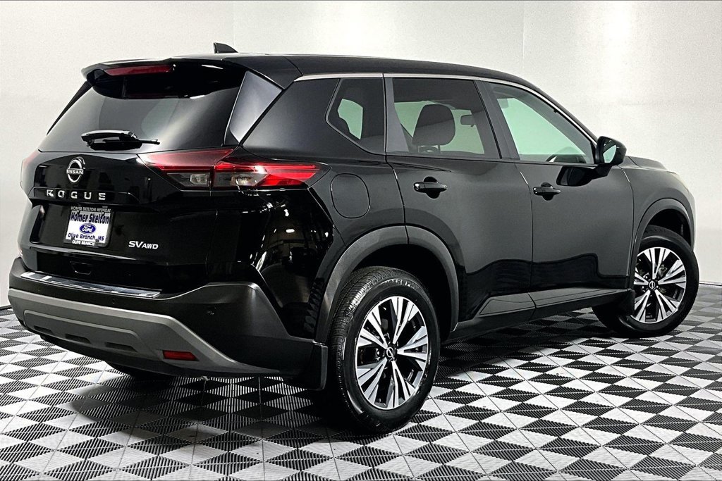 Used 2023 Nissan Rogue SV AWD/4WD image 12