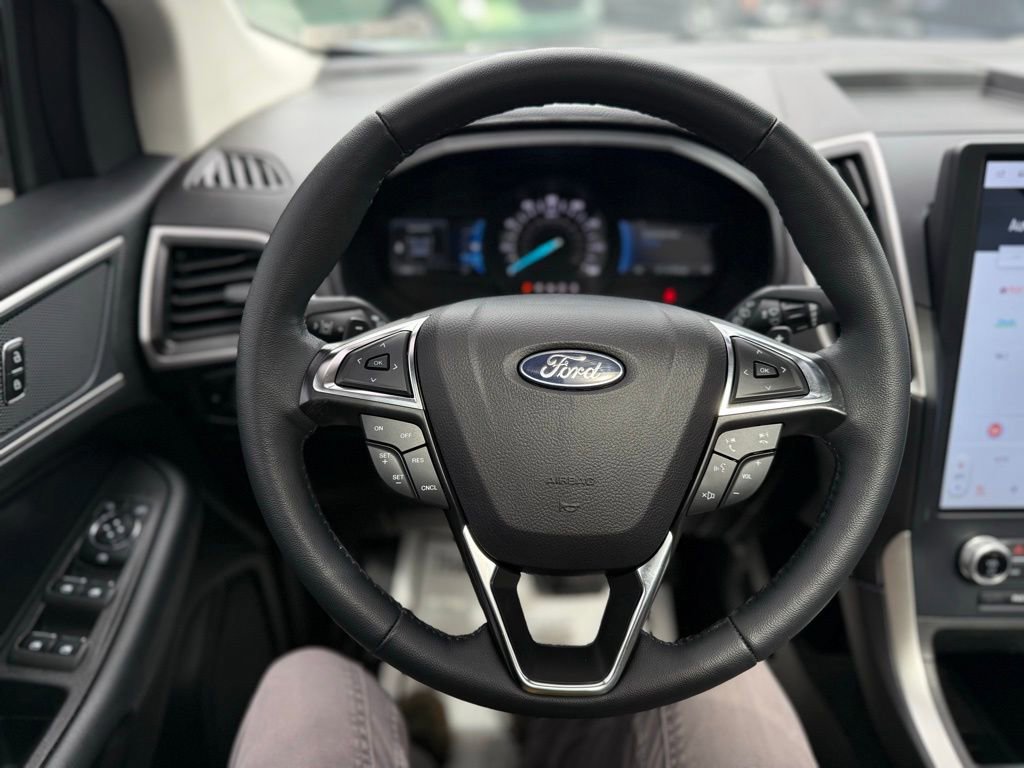 Certified 2024 Ford Edge SEL w/ Convenience Package AWD/4WD image 17