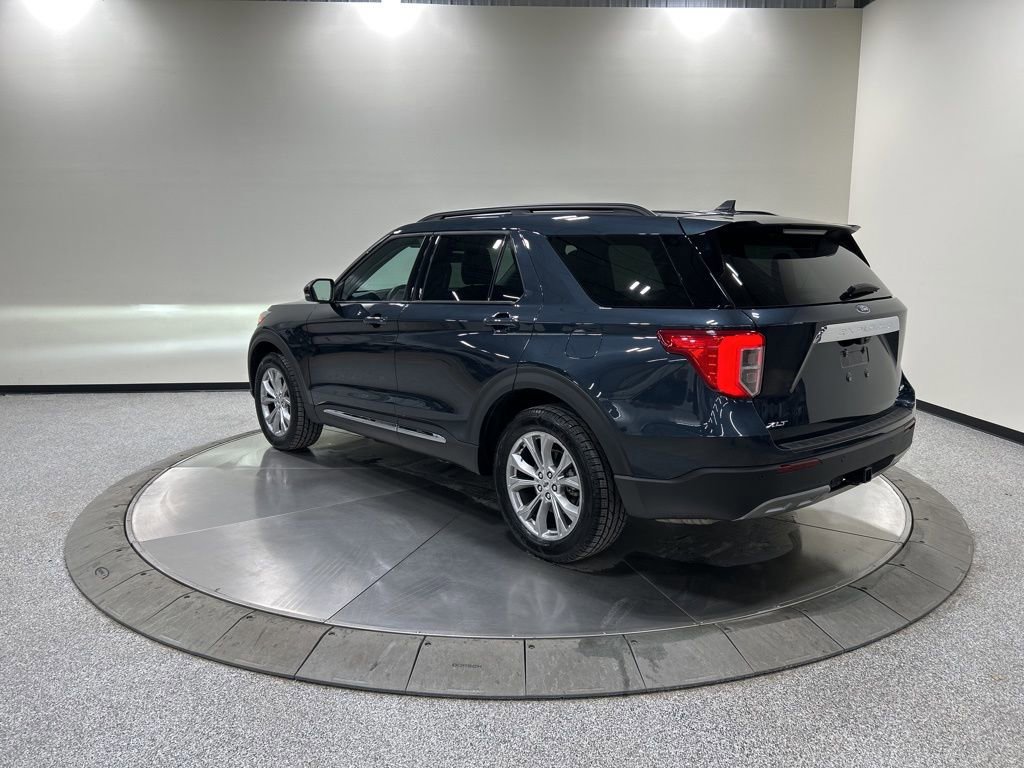 Certified 2024 Ford Explorer XLT w/ Equipment Group 202A image 3