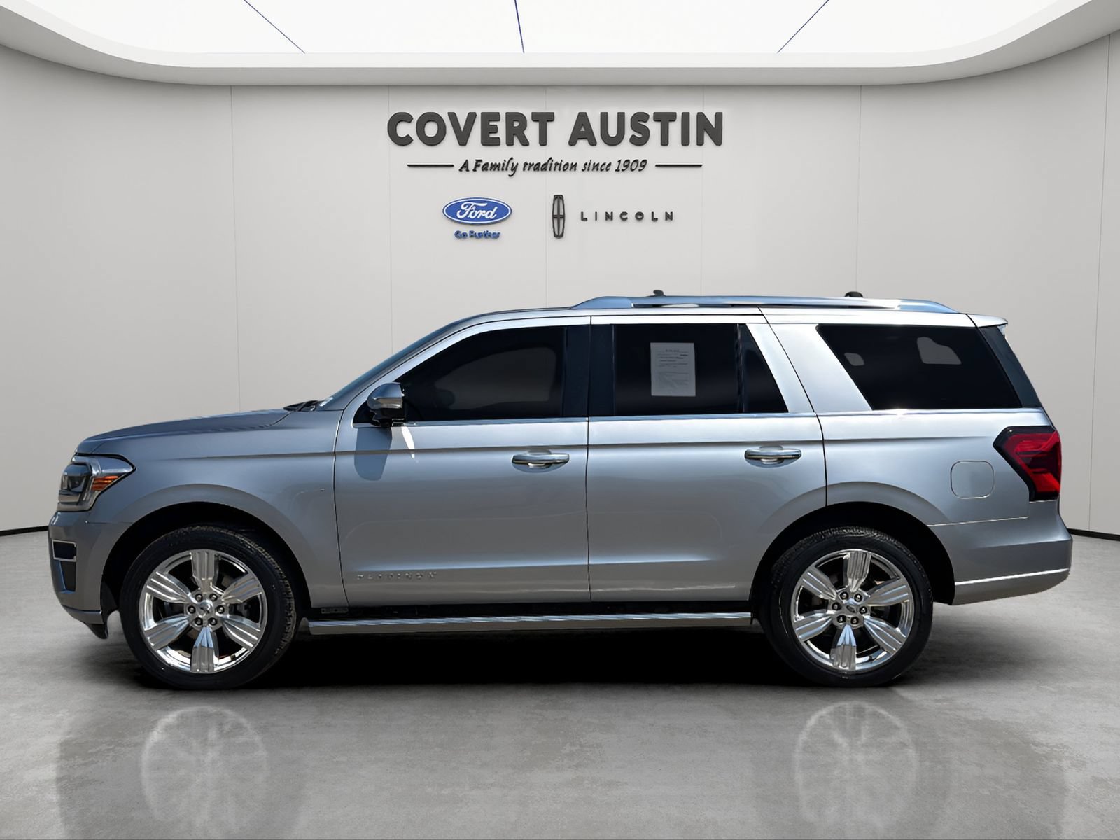 Certified 2023 Ford Expedition Platinum AWD/4WD image 2