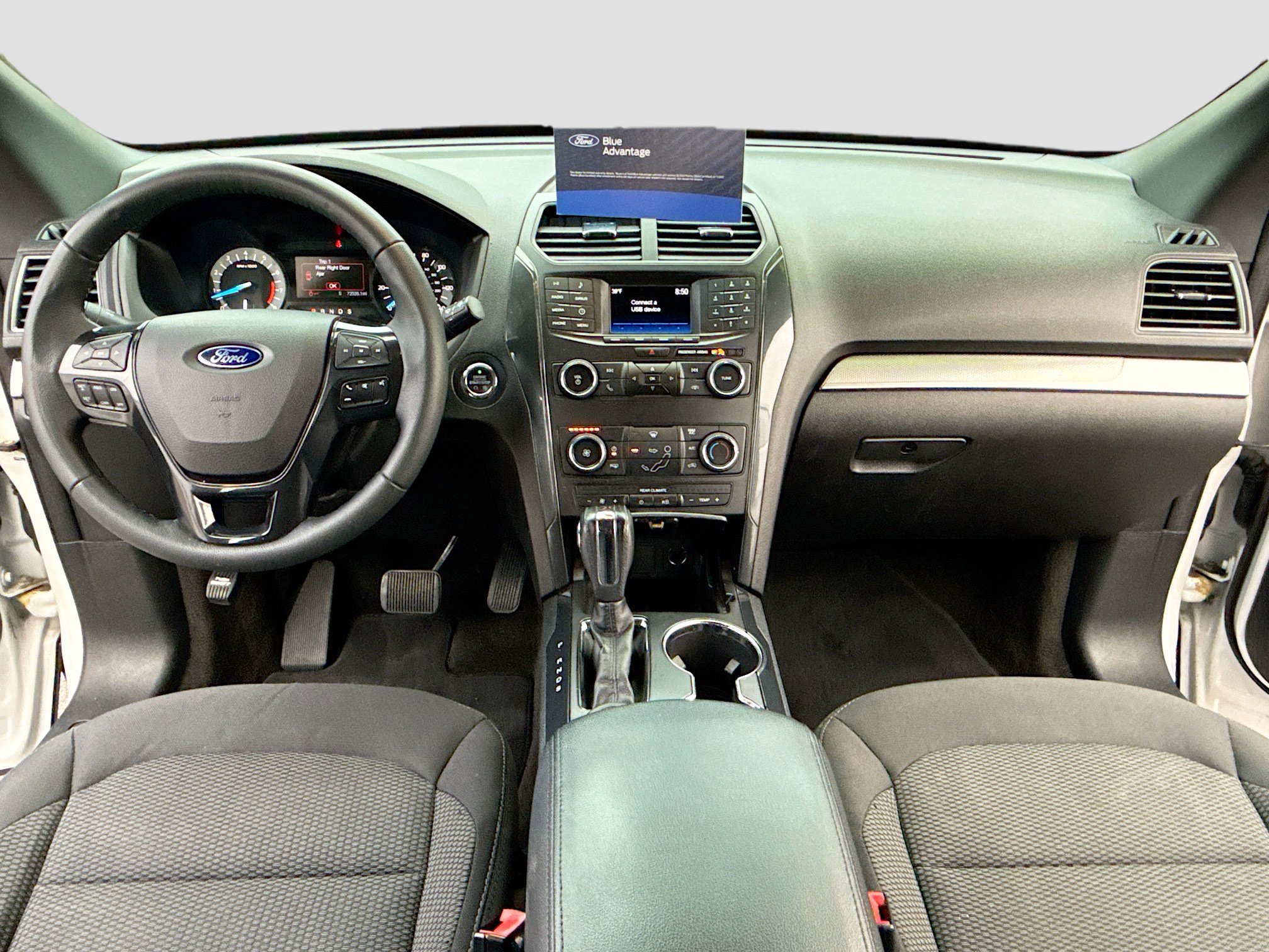 Certified 2018 Ford Explorer XLT image 3