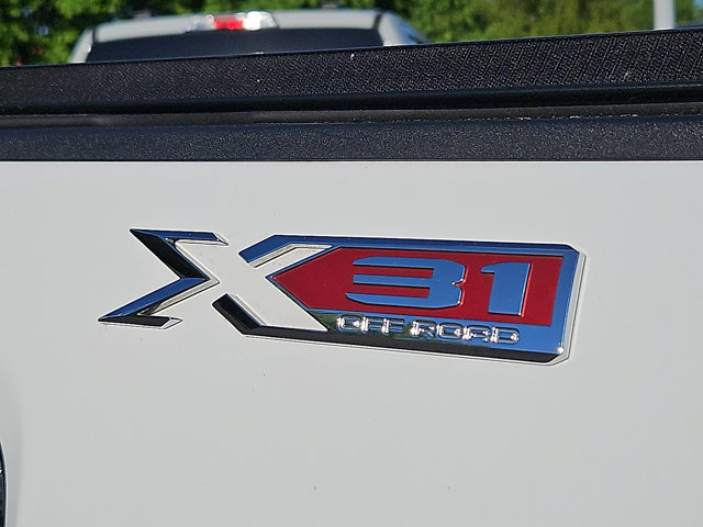 Used 2025 GMC Sierra 2500 SLE w/ SLE Value Package; AWD/4WD image 32