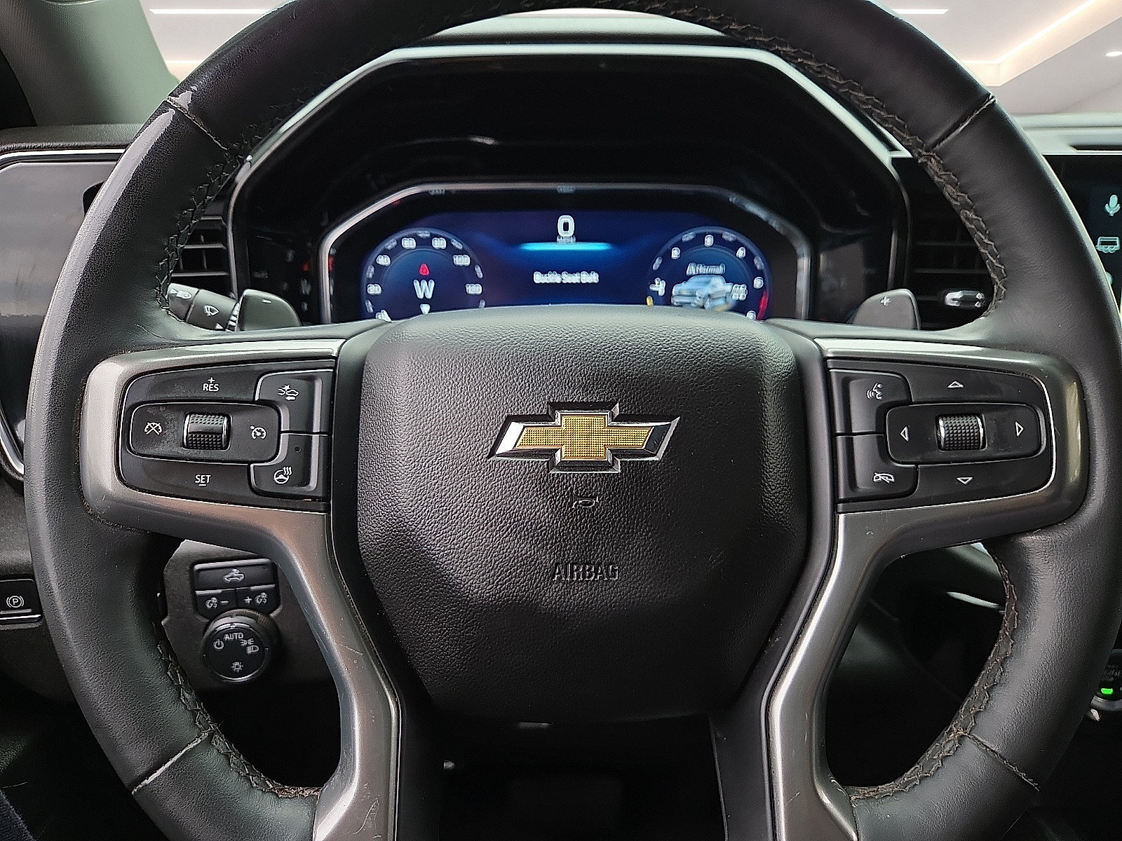 Used 2024 Chevrolet Silverado 1500 LT AWD/4WD image 24