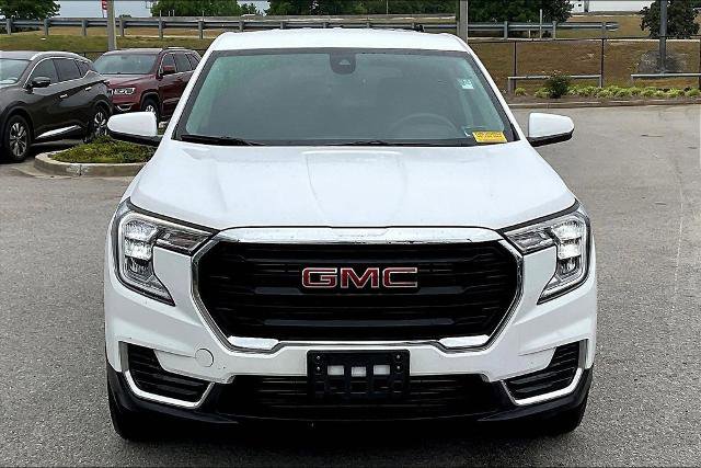 Used 2024 GMC Terrain SLE FWD image 2